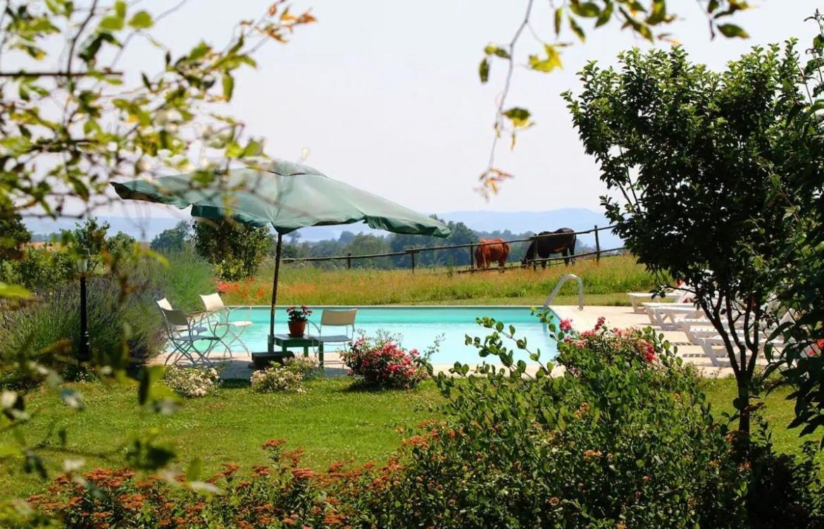 ボルセーナ Collina Blu Bed & Breakfast エクステリア 写真